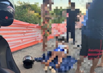 Mulher fica ferida após colisão com sinalização de obra na SE-050, em Aracaju