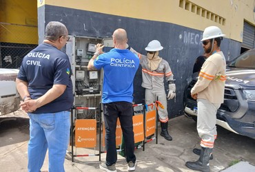 Três comerciantes são presos após flagra de furto de energia em Aracaju