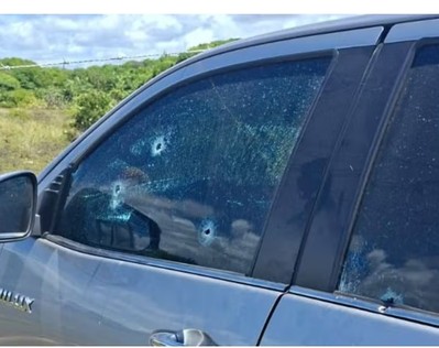 Dois homens são mortos a tiros dentro de carro na Praia do Abaís, em Estância