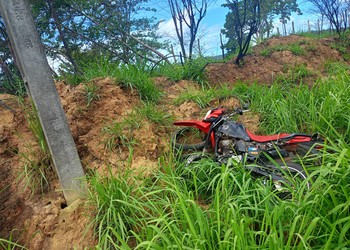 Colisão entre carro e motocicleta deixa homem morto na SE-245, em Riachuelo