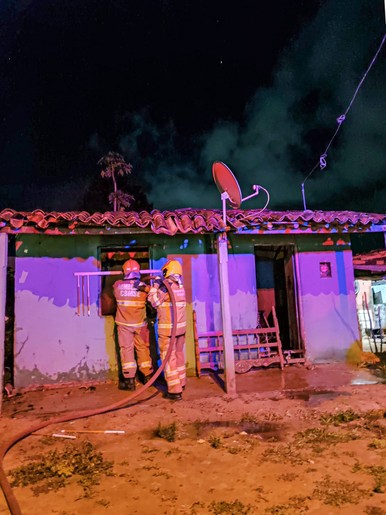 Incêndio atinge residência em Lagarto e destrói imóvel