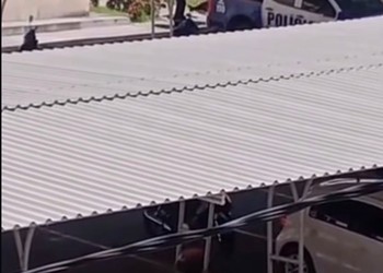 Dupla morre baleada após confronto com PM no Porto Dantas, em Aracaju