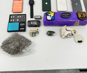 Trio é preso por tráfico de drogas em frente à Unit, na Farolândia