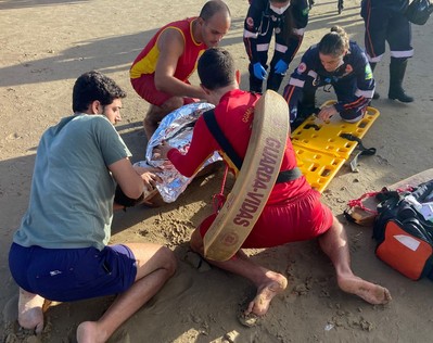 Suspeito de importunação sexual é agredido por banhistas na Praia da Aruana