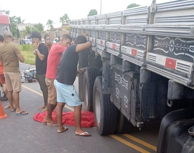 Jovem de 19 anos morre após colisão com caminhão na SE-235, em Itaporanga D´Ajuda