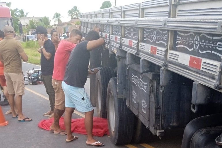 Jovem de 19 anos morre após colisão com caminhão na SE-235, em Itaporanga D´Ajuda