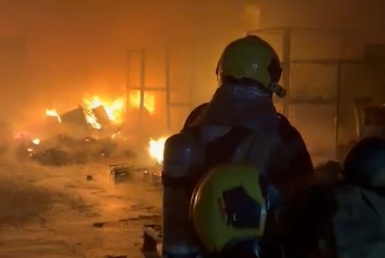 Incêndio atinge galpão no bairro Inácio Barbosa, em Aracaju