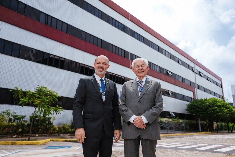 Unit celebra 64 anos com reconhecimento acadêmico e internacional