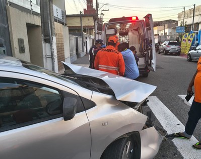 Acidente entre três veículos deixa seis feridos em cruzamento de Aracaju