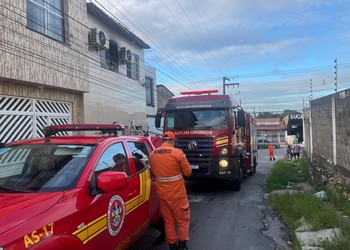 Incêndio atinge residência no bairro Olaria, em Aracaju
