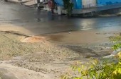 Vazamento de água abre crateras e compromete trânsito no 18 do Forte