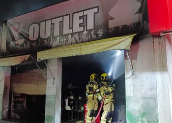 Incêndio atinge loja comercial durante a madrugada em Nossa Senhora da Glória