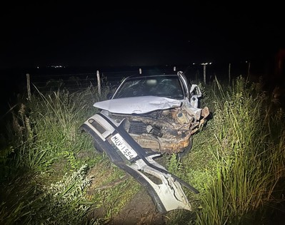 Colisão entre carro e caminhão deixa mulher ferida na SE-467, em Tomar do Geru