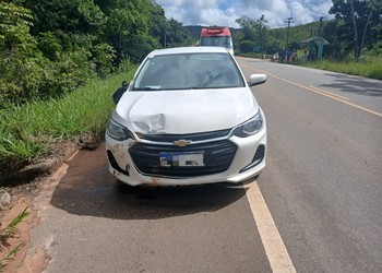 Colisão entre carro e moto deixa mulher ferida em Santa Luzia do Itanhy