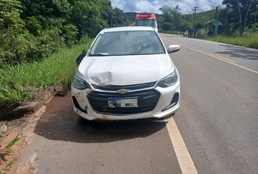 Colisão entre carro e moto deixa mulher ferida em Santa Luzia do Itanhy