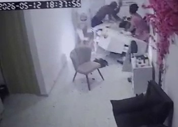 Homem é preso após invadir salão e agredir ex-companheira com arma em Aracaju