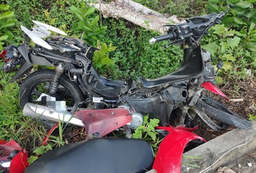 Colisão entre caminhão e moto deixa dois feridos na SE-065, em São Cristóvão
