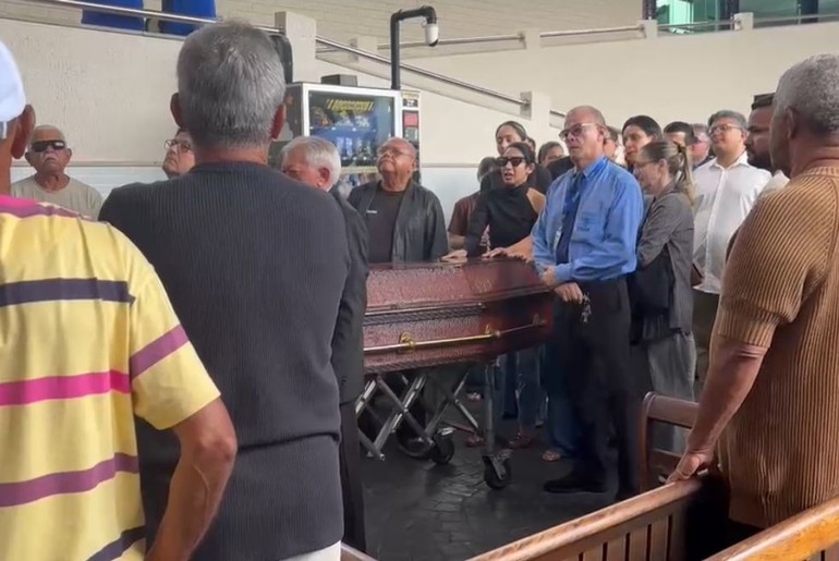 Corpo de policial sergipano morto em Alagoas é sepultado em Aracaju