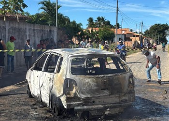 Incêndio destrói veículo em garagem de residência no interior de Sergipe