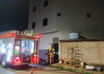 Princípio de incêndio atinge serralheria durante a madrugada em Itabaiana