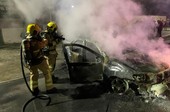 Carro é destruído por incêndio após ser atingido por buscapé durante festejos juninos em Lagarto
