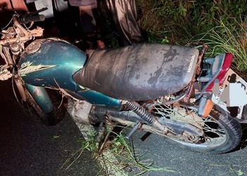 Colisão entre carro e motocicleta deixa homem morto na SE-230, em Glória