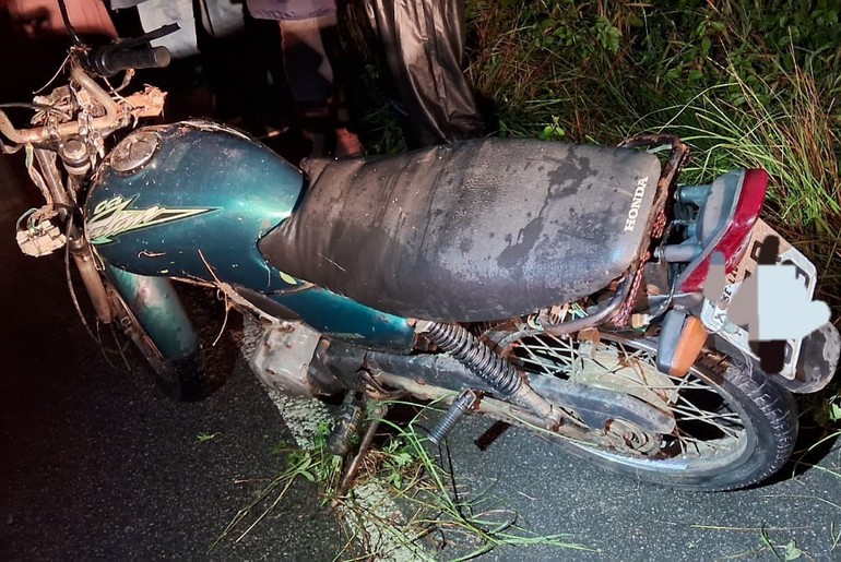 Colisão entre carro e motocicleta deixa homem morto na SE-230, em Glória