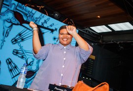 DJ sergipana Quésia leva turnê “O Futuro é Travesti” a casas noturnas de diferentes estados