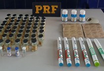 PRF apreende produtos importados e medicamentos na BR-101, em São Cristóvão