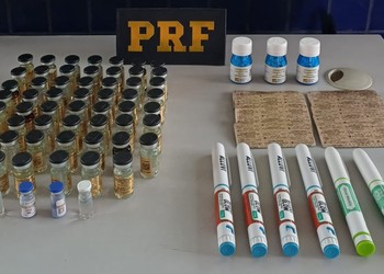 PRF apreende medicamentos e produtos importados sem documentação na BR-101