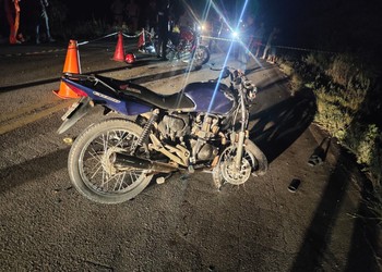 Colisão entre motocicletas deixa dois mortos e um adolescente ferido em Canindé de São Francisco