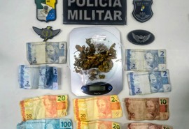 Motociclista é preso por tráfico de drogas  no bairro Santos Dumont