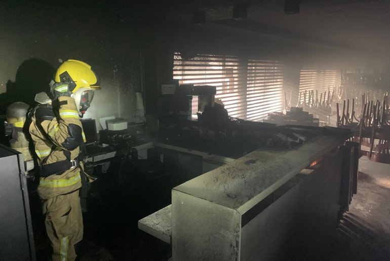 Princípio de incêndio atinge pizzaria na Orla da Atalaia, em Aracaju