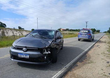 Colisão frontal entre carro e motocicleta deixa um homem ferido na SE-204, em Pacatuba
