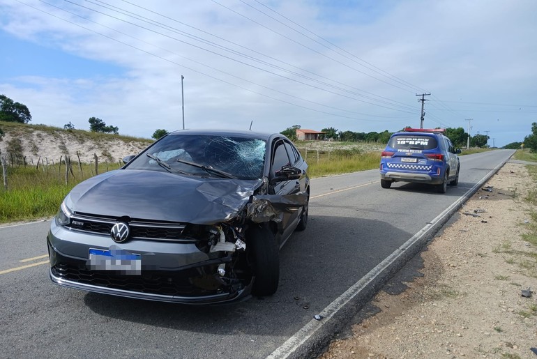 Colisão frontal entre carro e motocicleta deixa um homem ferido na SE-204, em Pacatuba
