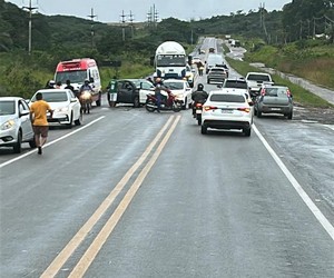 Engavetamento envolvendo quatro carros deixa ferido na BR-235, em Socorro