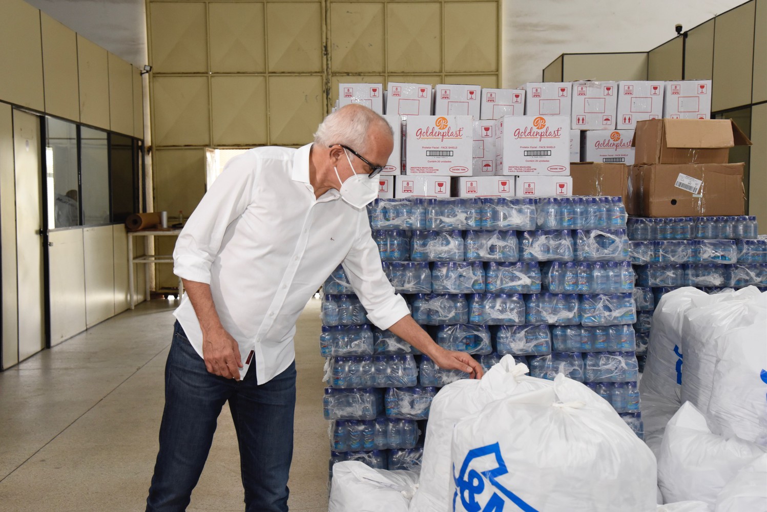 Aracaju distribui materiais para retorno das aulas na rede municipal