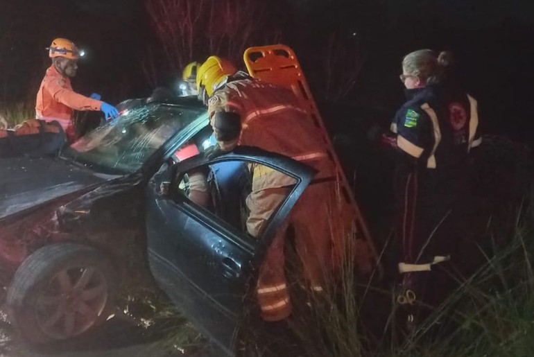 Colisão frontal deixa três feridos na SE-431 em Rosário do Catete