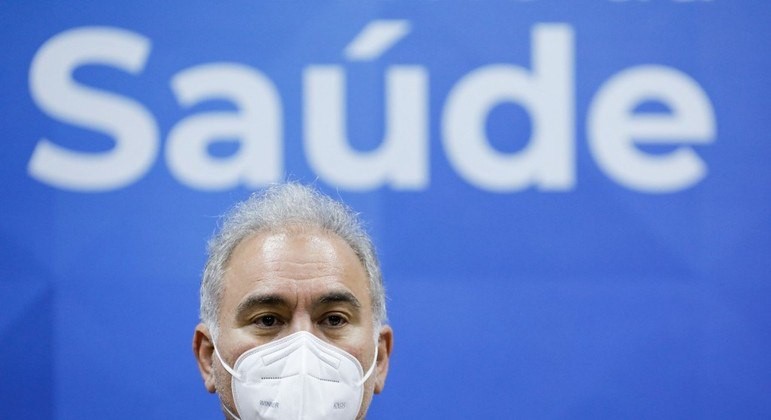 Ministério da Saúde reduz para cinco dias tempo de isolamento de assintomáticos