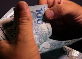 Mudanças no abono salarial podem retirar milhões de beneficiários até 2029; entenda