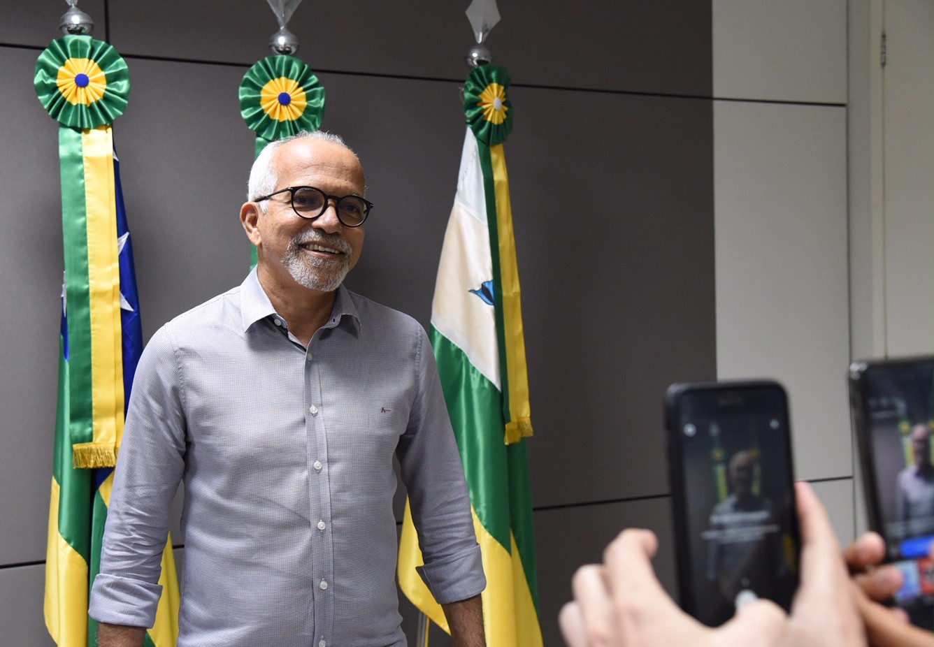 Edvaldo anuncia pagamento dos salários dos servidores para sexta-feira, 26