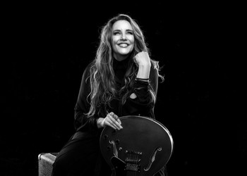 Ana Carolina trará turnê ‘25 Anas’ para Aracaju em 2026