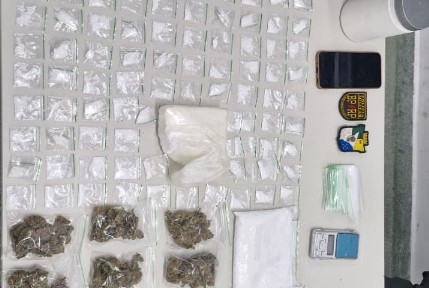 homem é preso com quase 1 kg de drogas no Santa Maria, Zona Sul de Aracaju