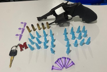 Dupla suspeita de tráfico morre em confronto com a polícia em Poço Verde