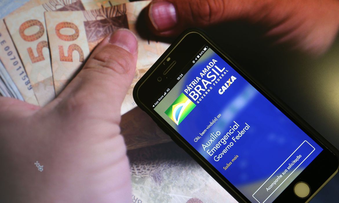 Valor médio de auxílio emergencial será de R$ 250, afirma ministro da Economia