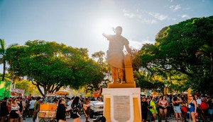 Bloco Vem Ni Mim Arnesto celebra 10 anos no pré-Carnaval de Aracaju