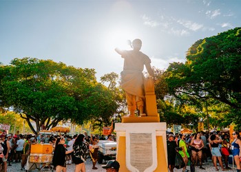 Bloco Vem Ni Mim Arnesto celebra 10 anos no pré-Carnaval de Aracaju