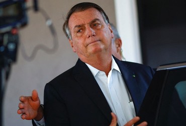 Bolsonaro é diagnosticado com câncer de pele e passa por cirurgia para remoção de lesões