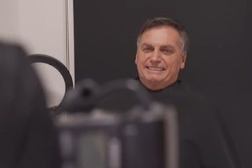 Bolsonaro faz harmonização facial em clínica de Goiânia; veja antes e depois