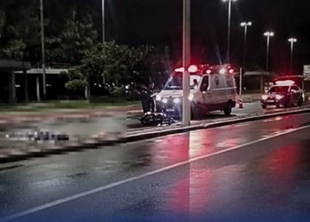 Motociclista morre após perder controle da direção e colidir em carro na Zona Sul de Aracaju